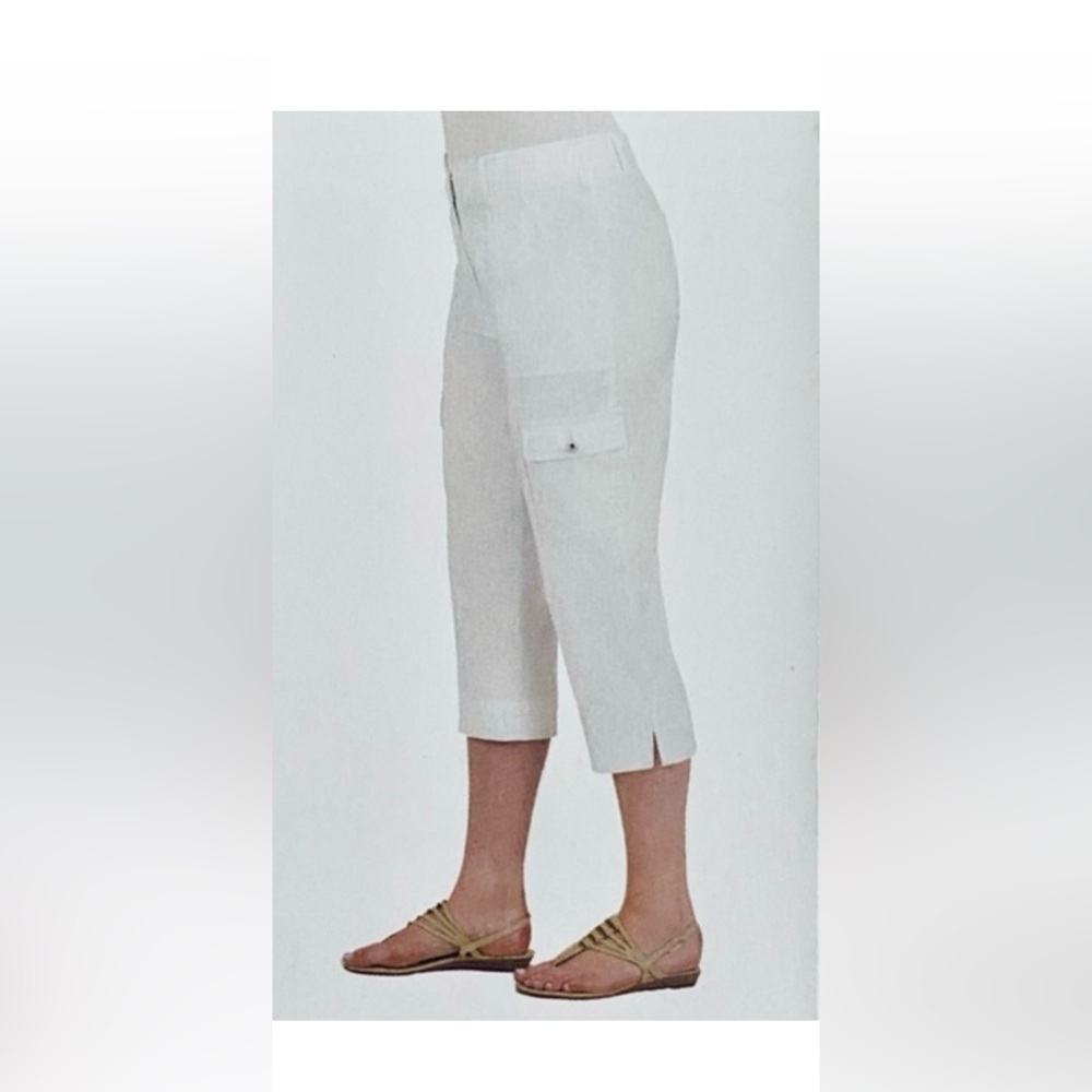 NYGARD White stretchy cargo Capri size 8 NWT‎